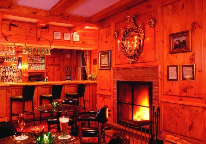 בית מלון כפרי The Spa At Norwich Inn