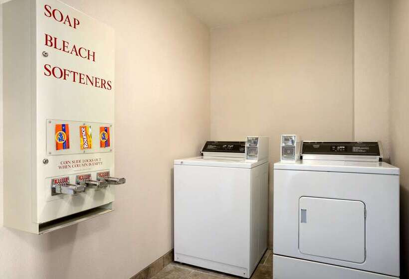 ホテル Travelodge By Wyndham Cheyenne