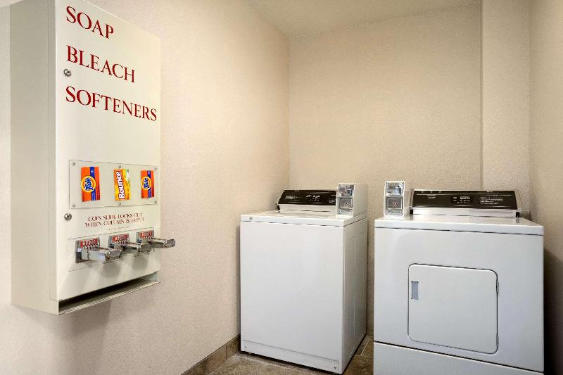 ホテル Travelodge By Wyndham Cheyenne