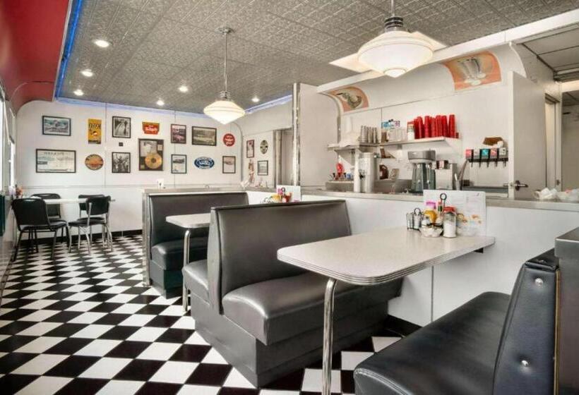 ホテル Travelodge By Wyndham Cheyenne