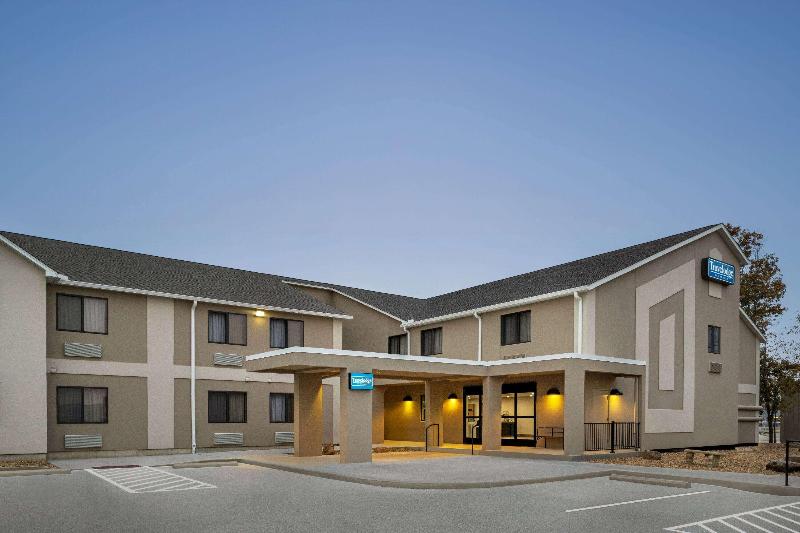 فندق Travelodge By Wyndham Dexter