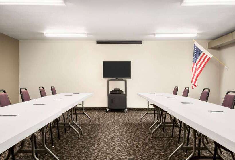 فندق Travelodge By Wyndham Yuma