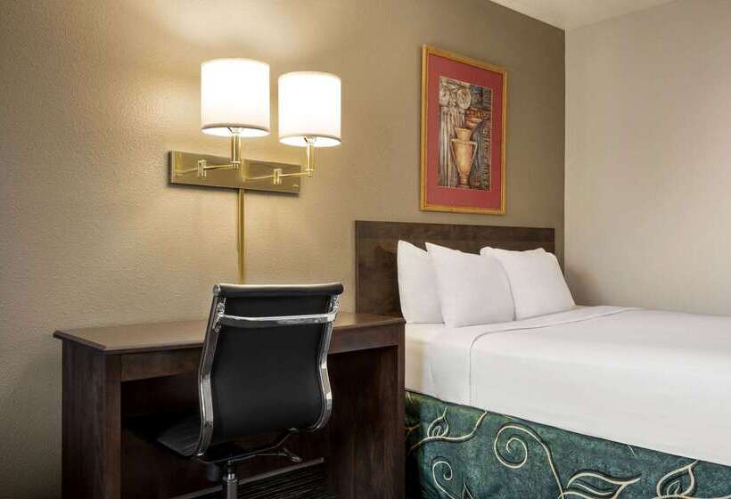 فندق Travelodge By Wyndham Yuma