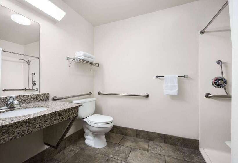 فندق Travelodge By Wyndham Yuma