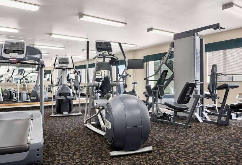 فندق Travelodge By Wyndham Yuma