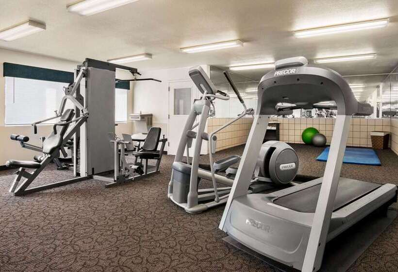 فندق Travelodge By Wyndham Yuma