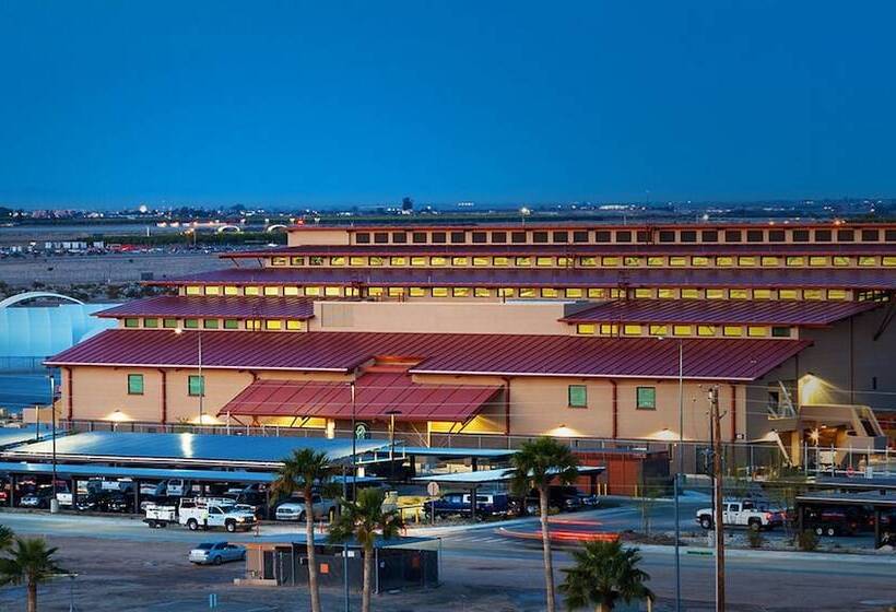 فندق Travelodge By Wyndham Yuma