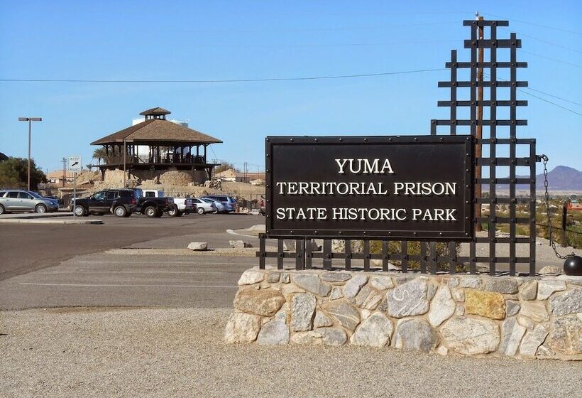 فندق Travelodge By Wyndham Yuma