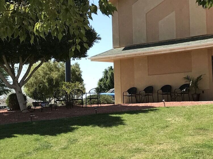 فندق Travelodge By Wyndham Yuma