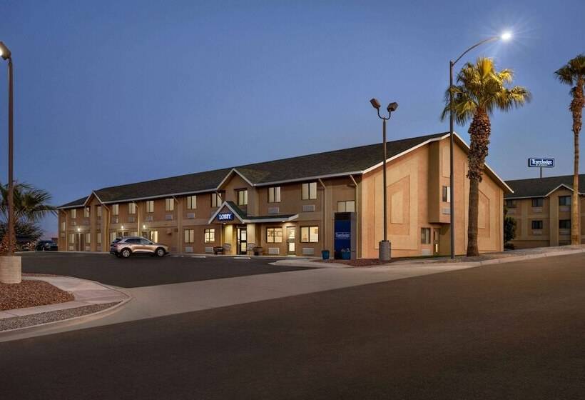 فندق Travelodge By Wyndham Yuma