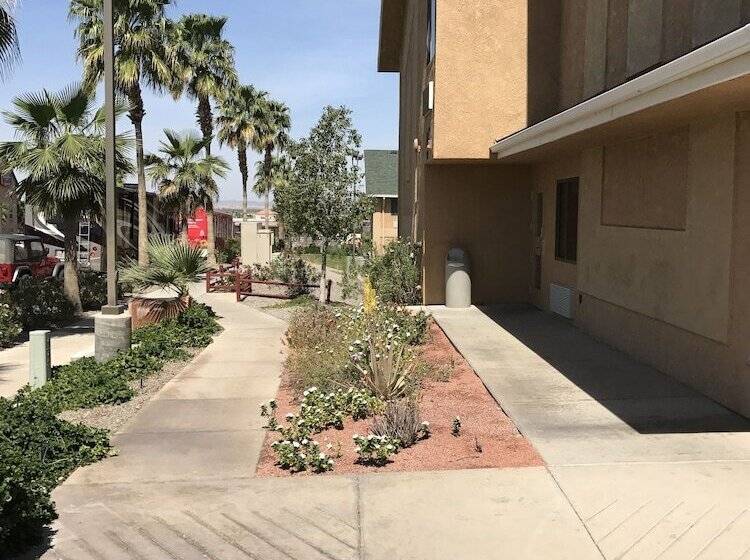 فندق Travelodge By Wyndham Yuma