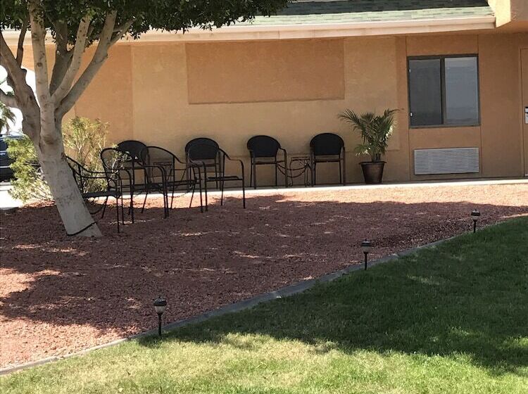 فندق Travelodge By Wyndham Yuma