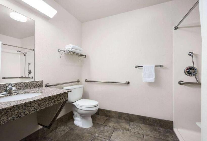 فندق Travelodge By Wyndham Yuma