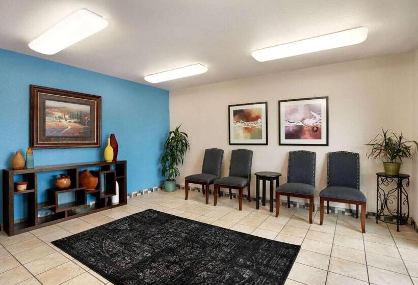 فندق Travelodge By Wyndham Yuma