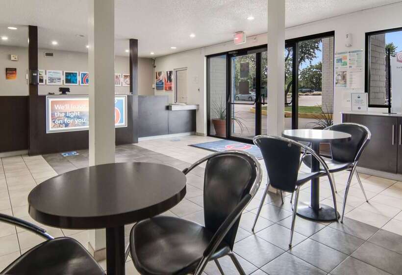 Motel 6addison, Tx  Dallas