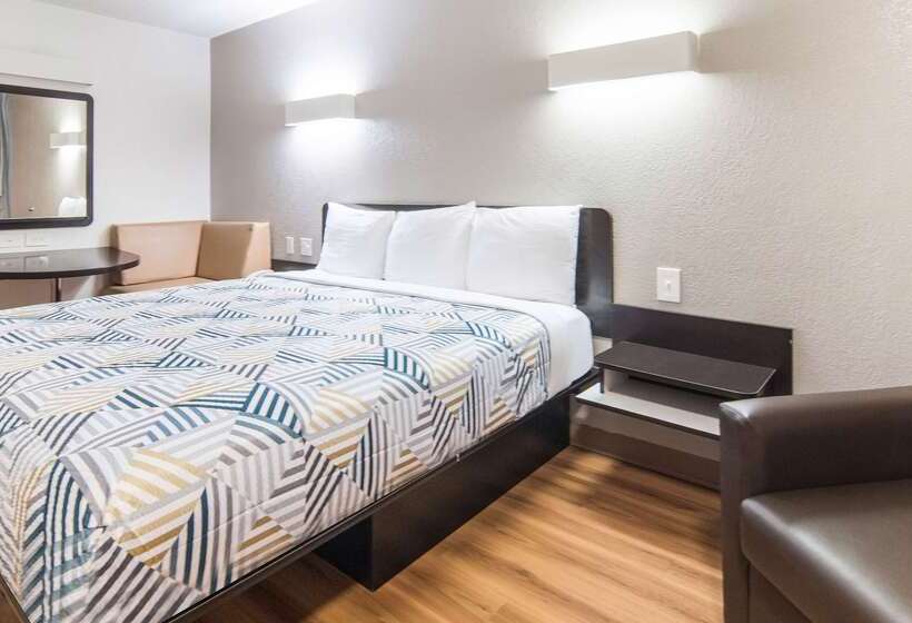 Motel 6addison, Tx  Dallas