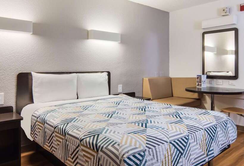 Motel 6addison, Tx  Dallas