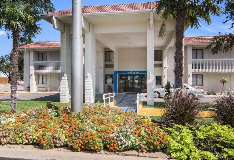 Motel 6addison, Tx  Dallas