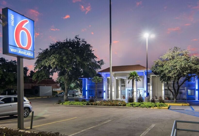 Motel 6addison, Tx  Dallas