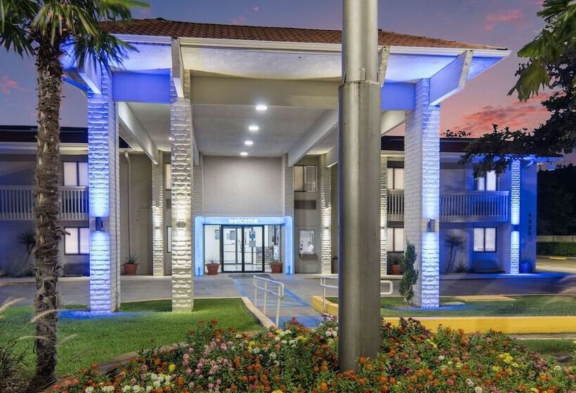 Motel 6addison, Tx  Dallas