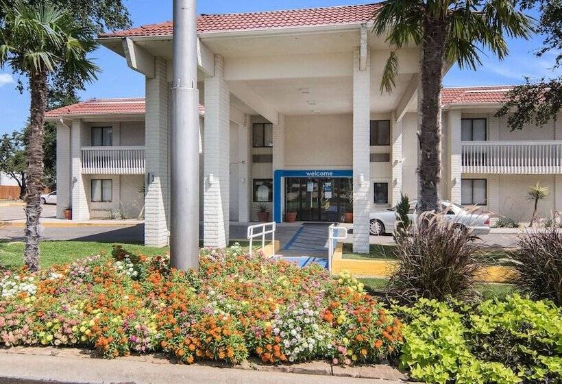 Motel 6addison, Tx  Dallas