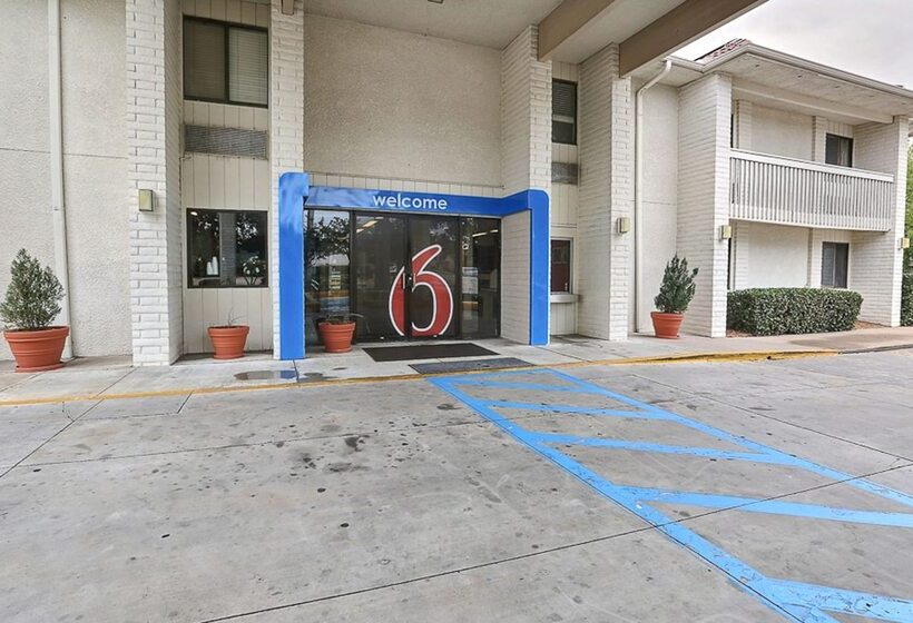 Motel 6addison, Tx  Dallas