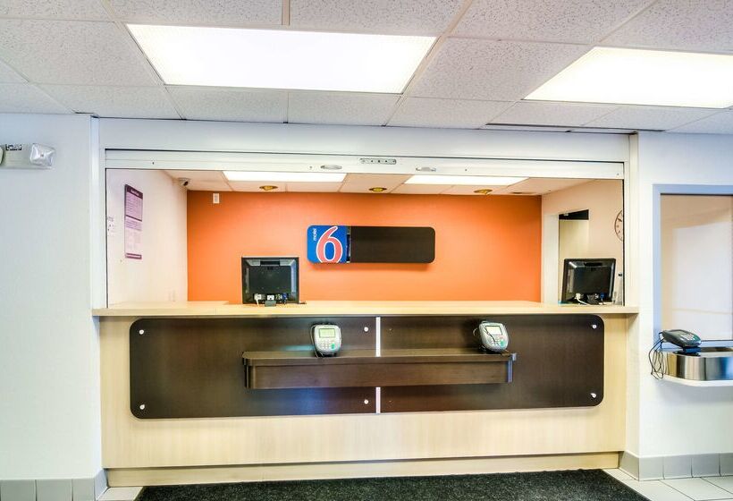 Motel 6arlington Heights, Il  Chicago North Central