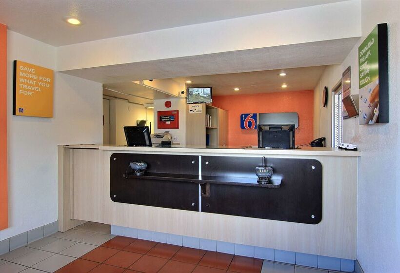 Motel 6corpus Christi, Tx  East  North Padre Island