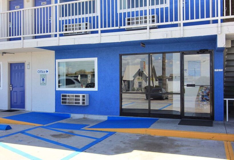 Motel 6corpus Christi, Tx  East  North Padre Island