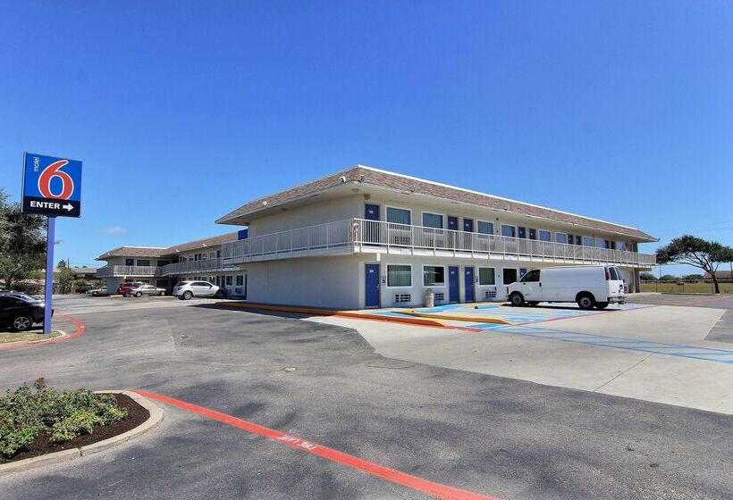 Motel 6corpus Christi, Tx  East  North Padre Island
