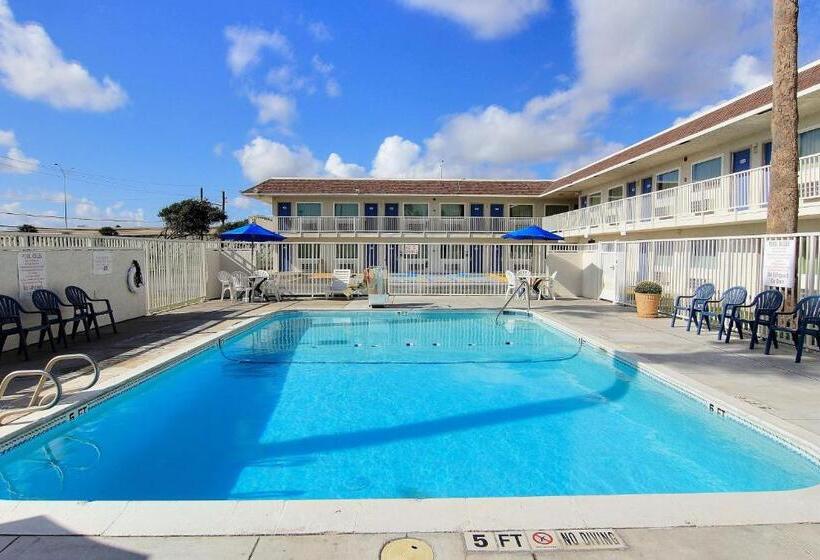 Motel 6corpus Christi, Tx  East  North Padre Island