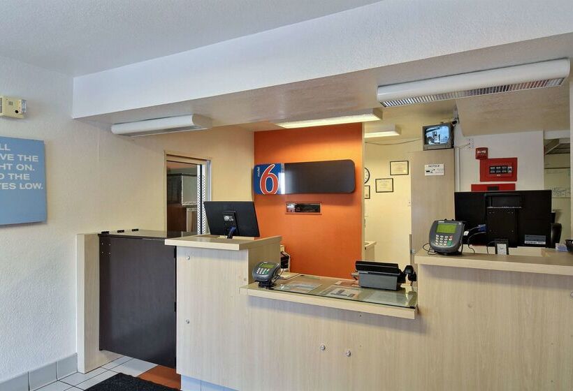 Motel 6 San Marcos, Tx