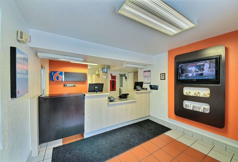 Motel 6 San Marcos, Tx