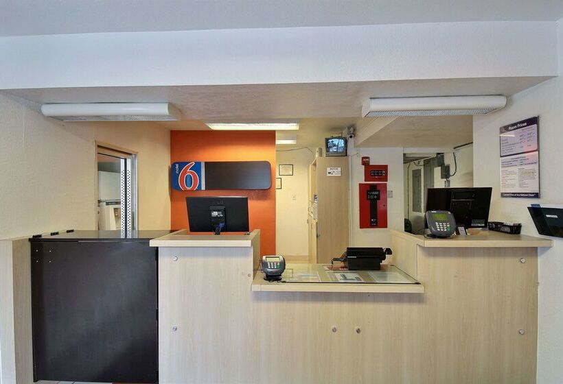 Motel 6 San Marcos, Tx