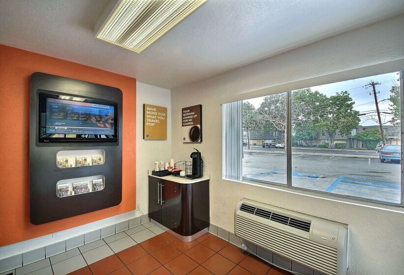 Motel 6 San Marcos, Tx