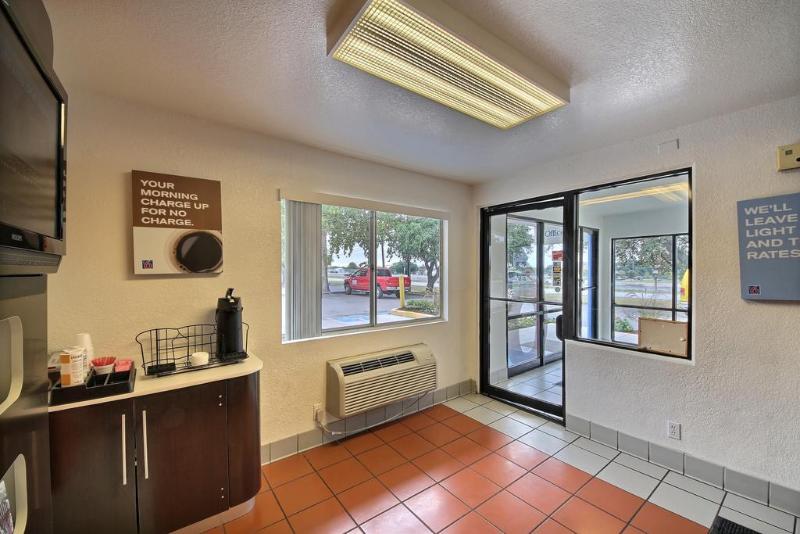 Motel 6 San Marcos, Tx