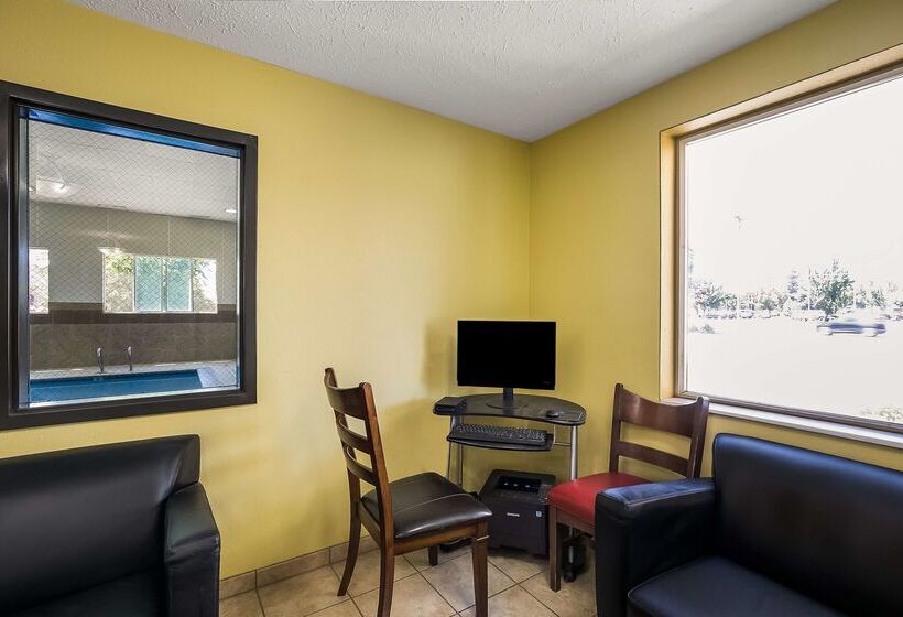 فندق على الطريق Americas Best Value Sandman Inn