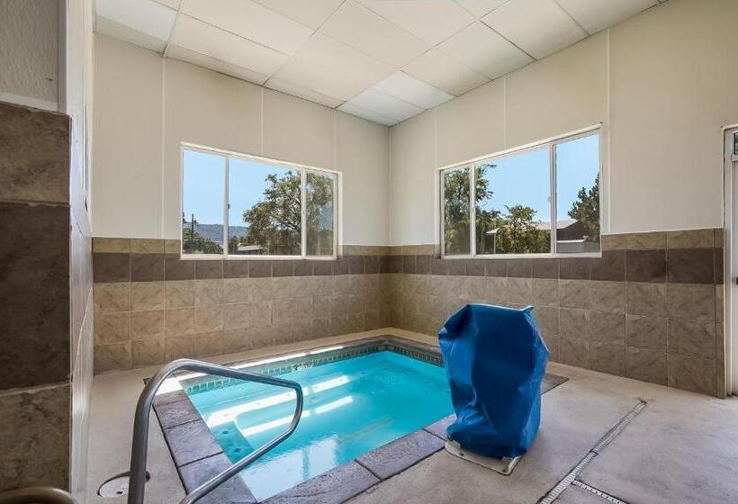 فندق على الطريق Americas Best Value Sandman Inn