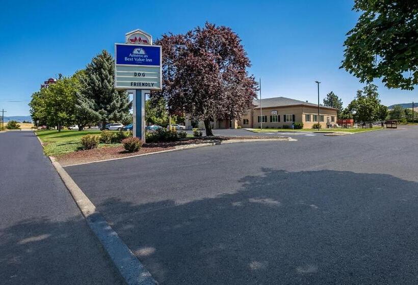 فندق على الطريق Americas Best Value Sandman Inn