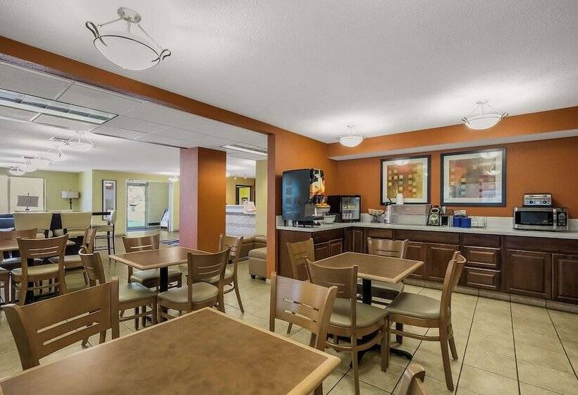 فندق على الطريق Americas Best Value Sandman Inn