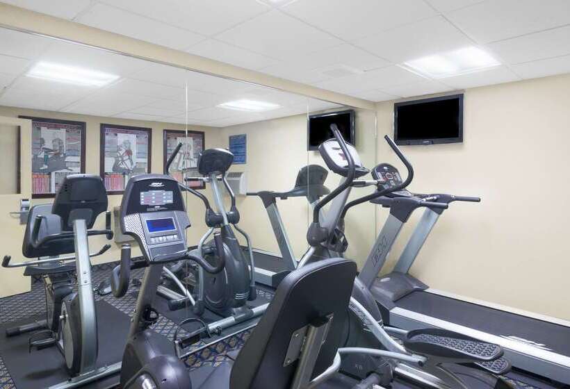 모텔 Days Inn By Wyndham Geneva/finger Lakes