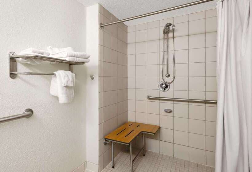 모텔 Days Inn By Wyndham Geneva/finger Lakes