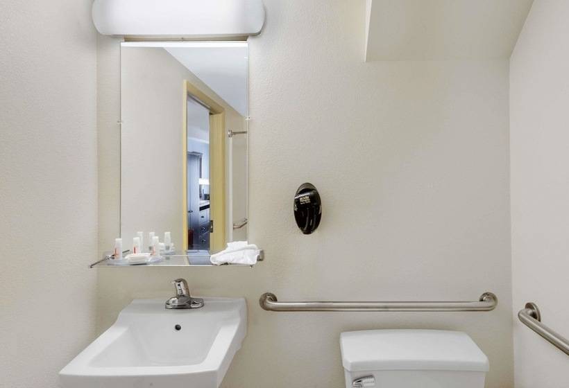 모텔 Days Inn By Wyndham Geneva/finger Lakes