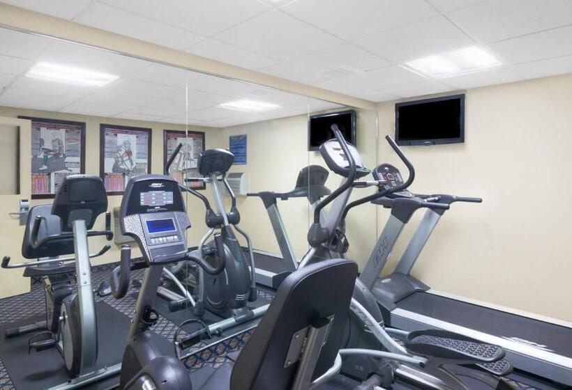 汽车旅馆  Days Inn By Wyndham Geneva/finger Lakes