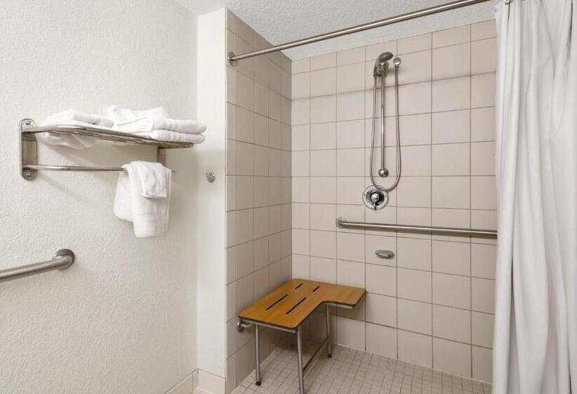 모텔 Days Inn By Wyndham Geneva/finger Lakes