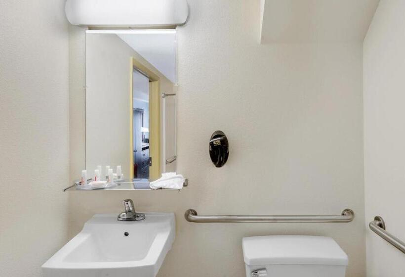 모텔 Days Inn By Wyndham Geneva/finger Lakes