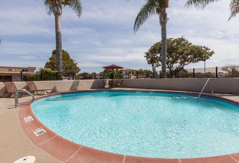 فندق على الطريق Days Inn By Wyndham Santa Maria