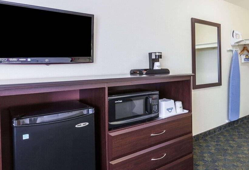 فندق على الطريق Days Inn By Wyndham Santa Maria