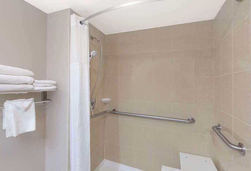 فندق على الطريق Days Inn By Wyndham Utica