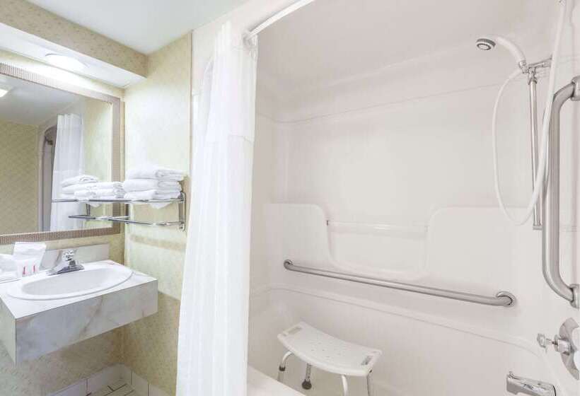 فندق على الطريق Days Inn By Wyndham Utica